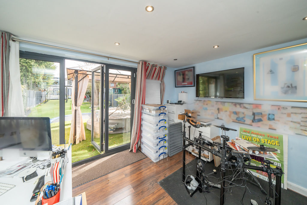 Outdoor Office- click for photo gallery